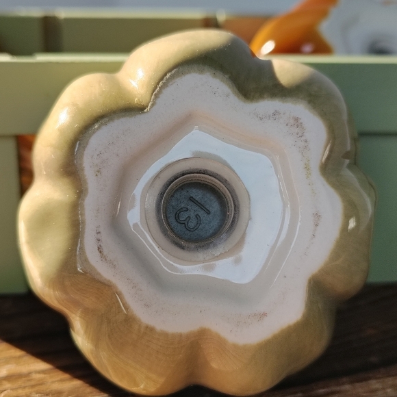 Russ Ceramic Pumpkin Salt and Pepper Shakers Fall Thanksgiving Kitchen Accents - Picture 7 of 16